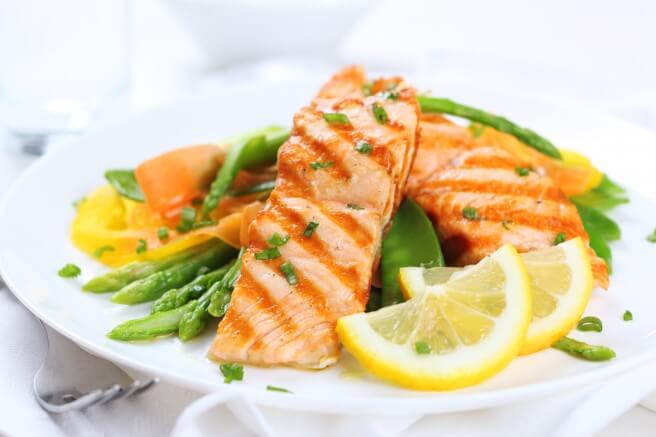 Il pesce povero di grassi da integrare in un regime alimentare ipocalorico ricco di proteine e omega 3 Il pesce povero di grassi da integrare in un regime alimentare ipocalorico ricco di proteine e omega 3