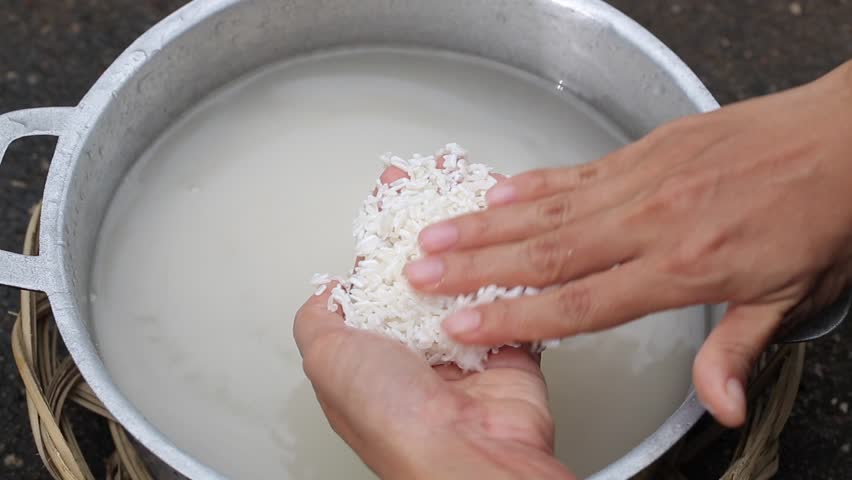 Come preparare l'acqua di riso fermentato